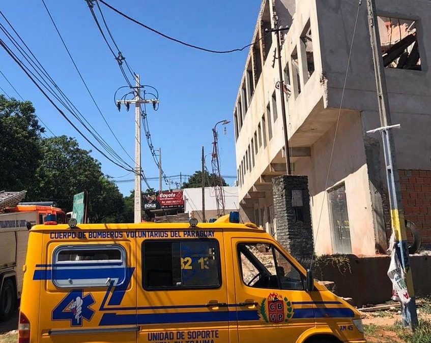 Víctimas del edificio derrumbado están estables, asegura médico