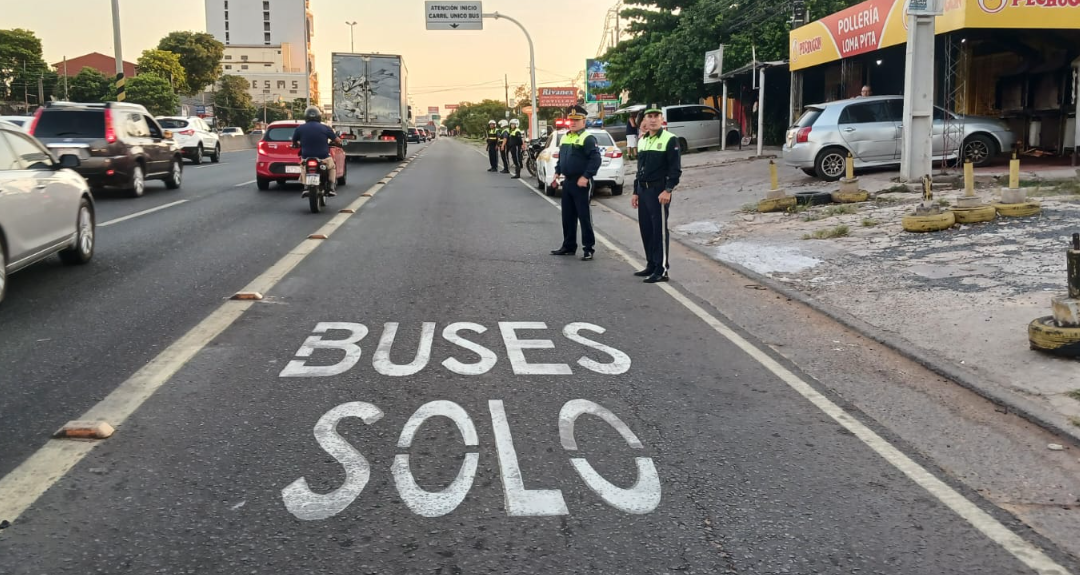 Aplican multas a conductores por incumplir carril único en la exTranschaco
