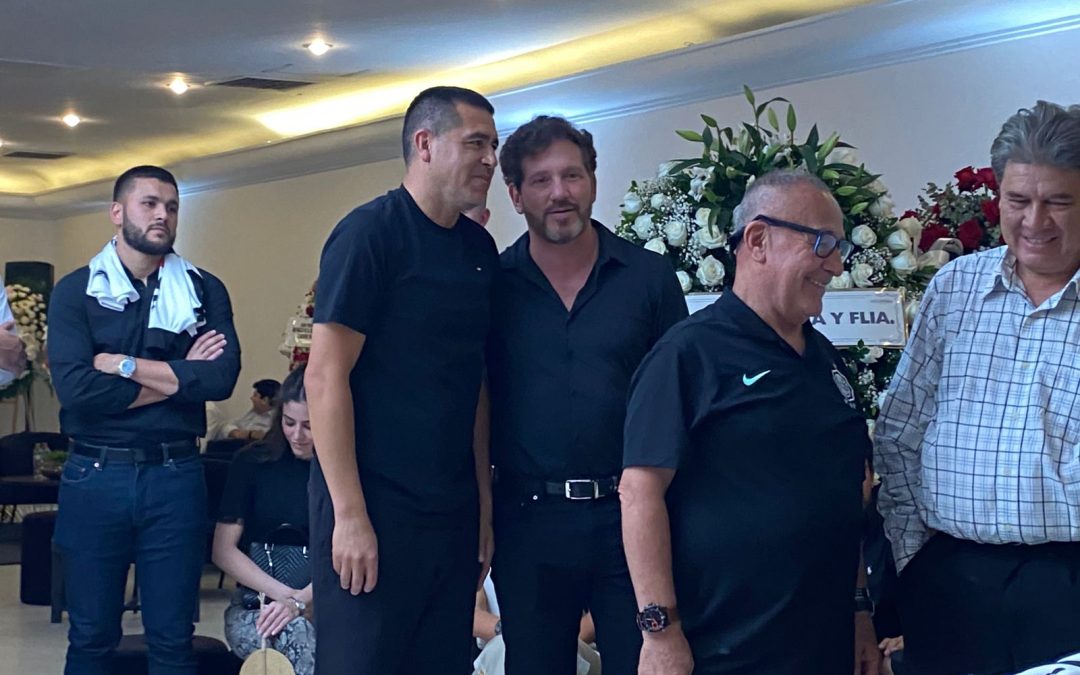 Juan Román Riquelme se unió ayer a la despedida del “Tigre”