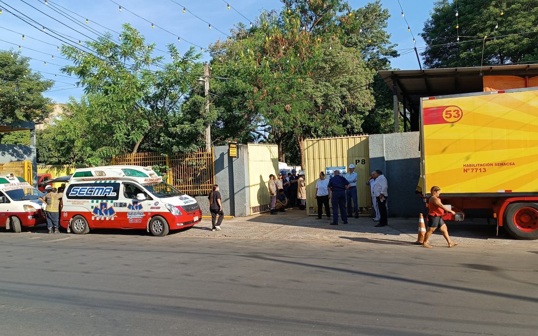 Grave explosión con fuga de amoníaco en fábrica de embutidos registra varios heridos