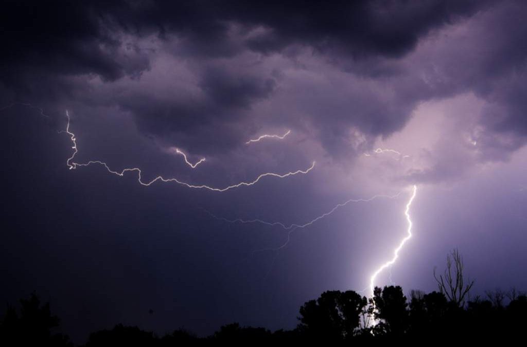 Anuncian tormentas eléctricas para 7 departamentos del país