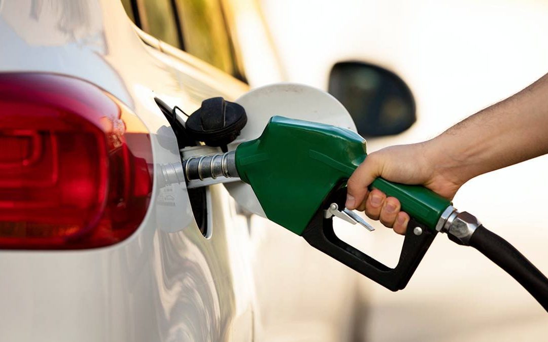 Nuevos precios de combustibles y gas de Petropar rigen desde mañana