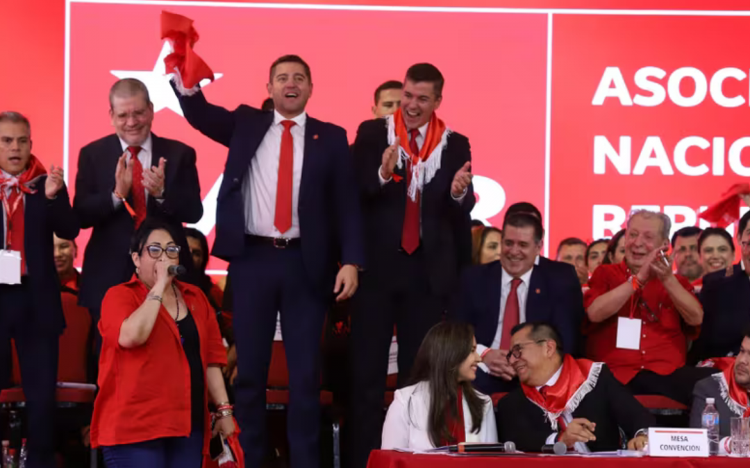 Patrick Kemper y Norma Aquino regresan a la ANR durante convención colorada