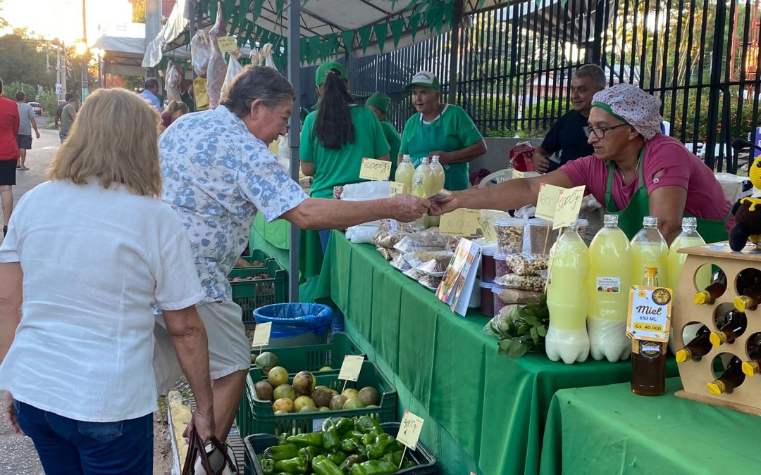 ¡Arrancó la feria de agricultura familiar en El Trece!