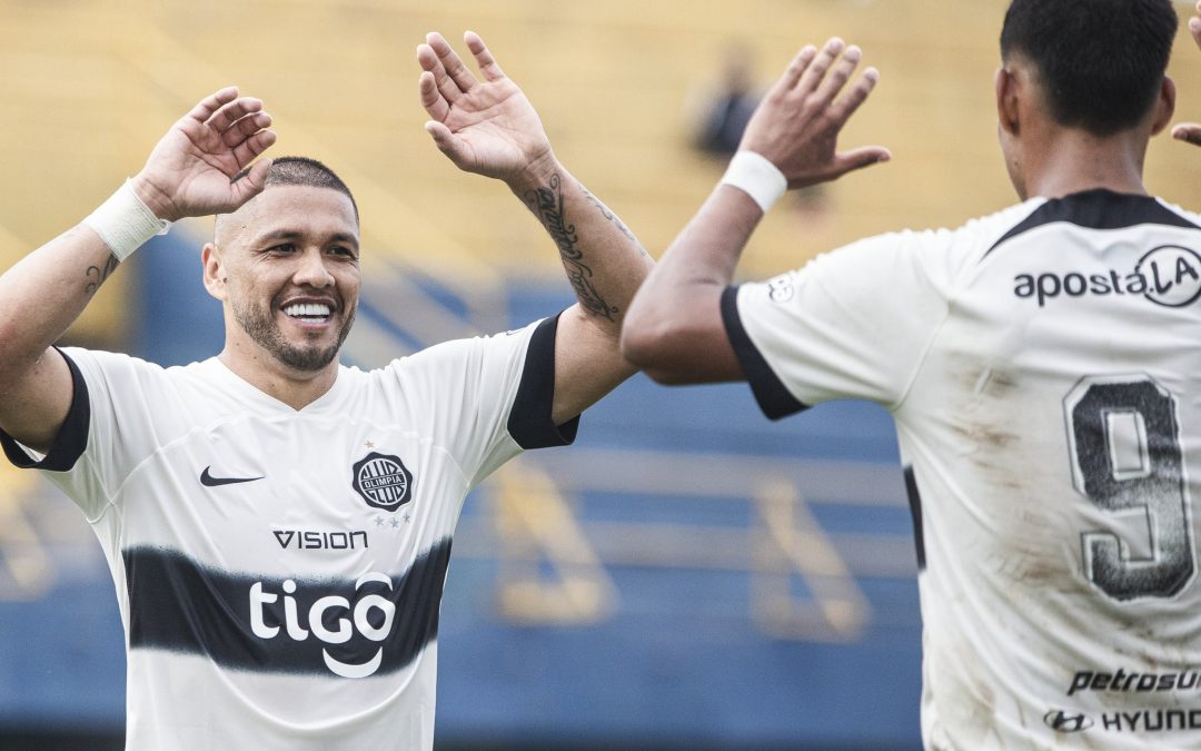 Volvió el “capi”: Richard Ortiz suma minutos en la Reserva del Decano