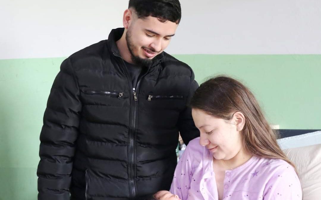 FCM-UNA celebra primeros partos con participación paterna en Clínicas