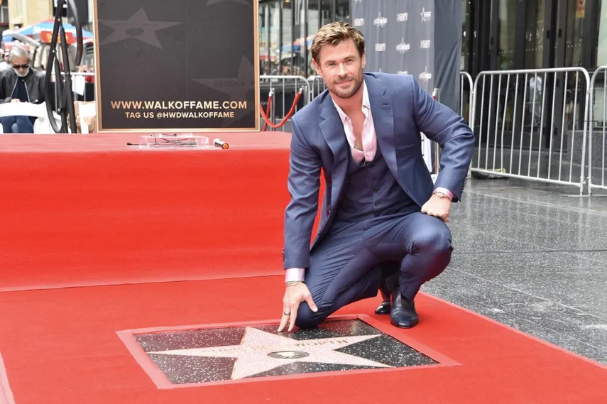 Chris Hemsworth recibe estrella en el Paseo de la Fama de Hollywood