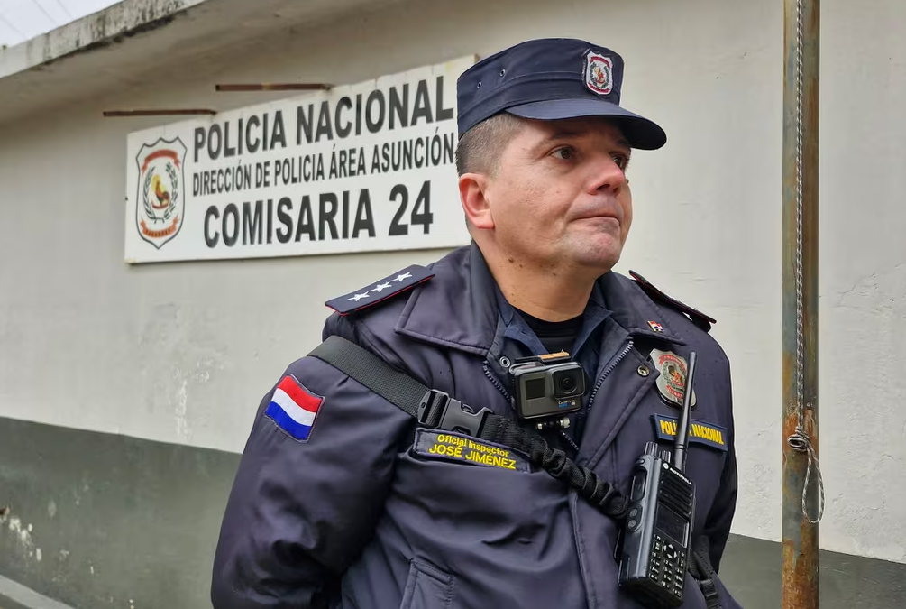 Tras denuncia por falta de atención en hospital, policía será condecorado