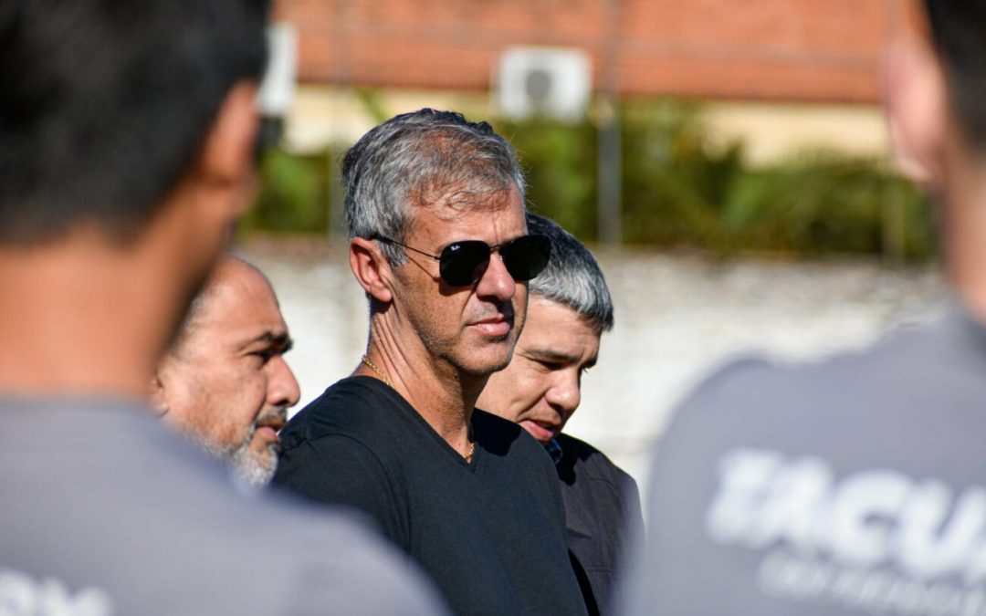 Regis Marques arremete contra árbitro y desata polémica