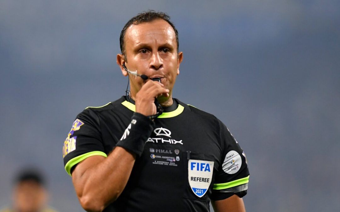 Copa América: Darío Herrera es el árbitro designado para el debut de la Albirroja
