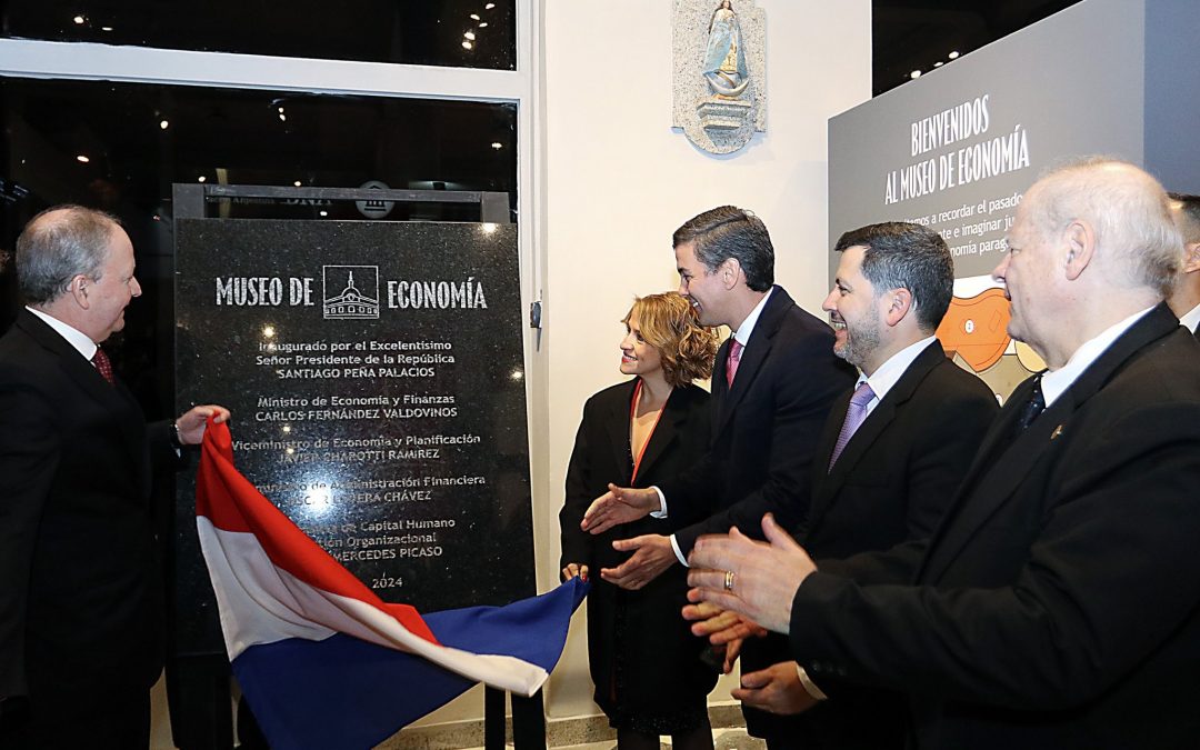 Peña inaugura primer Museo de la Economía