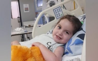 Madre pide ayuda para su pequeña hija que necesita un corazón