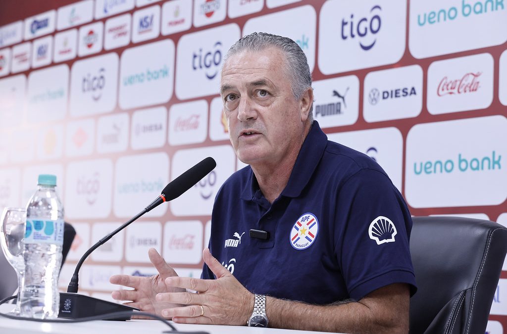 Gustavo Alfaro: “El ADN de Paraguay no se debe negociar, más allá de los resultados”