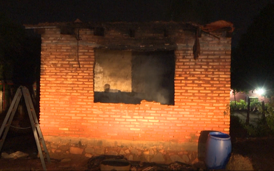 Incendio en Luque: un joven con problemas de salud quedó en la calle