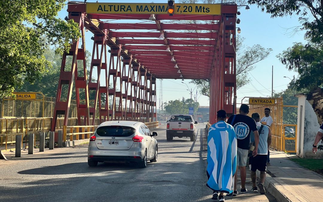 Locura en Asunción: hinchas de Racing y Cruzeiro siguen llegando para la gran final