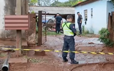 Una mujer de 19 años fue encontrada muerta en el patio de una casa