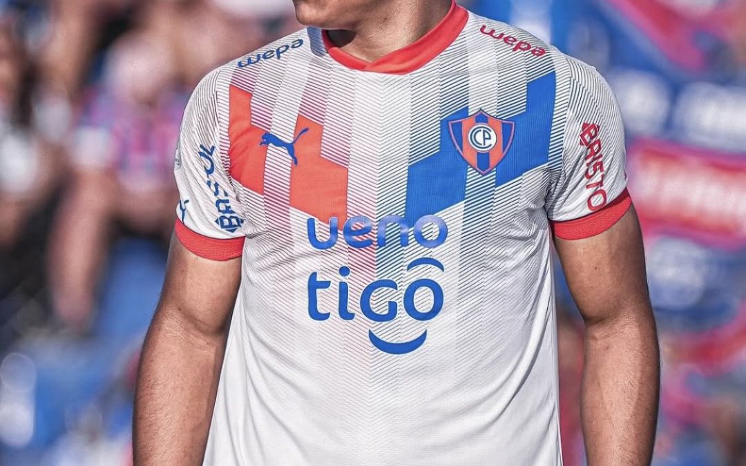 El joven futbolista Diego León ya firmó por Manchester United de Inglaterra