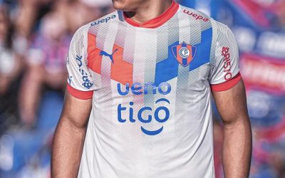 El joven futbolista Diego León ya firmó por Manchester United de Inglaterra