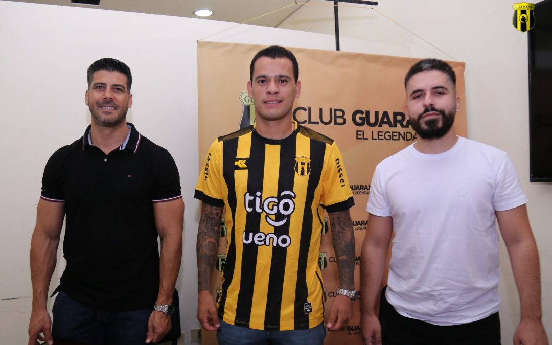 Guaraní presentó a su tercer refuerzo para el 2025: William Mendieta