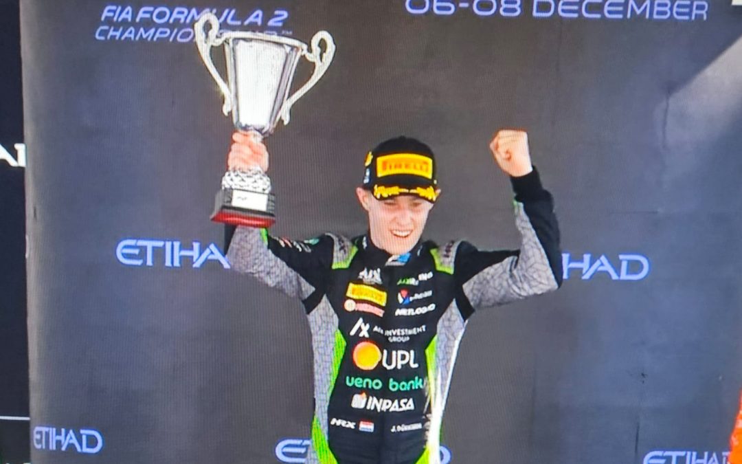 Joshua Duerksen se quedó con la Feature Race de Abu Dhabi