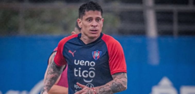 Mujer denuncia a Iturbe: “Me tocó la cola como si fuera tarjeta de crédito”