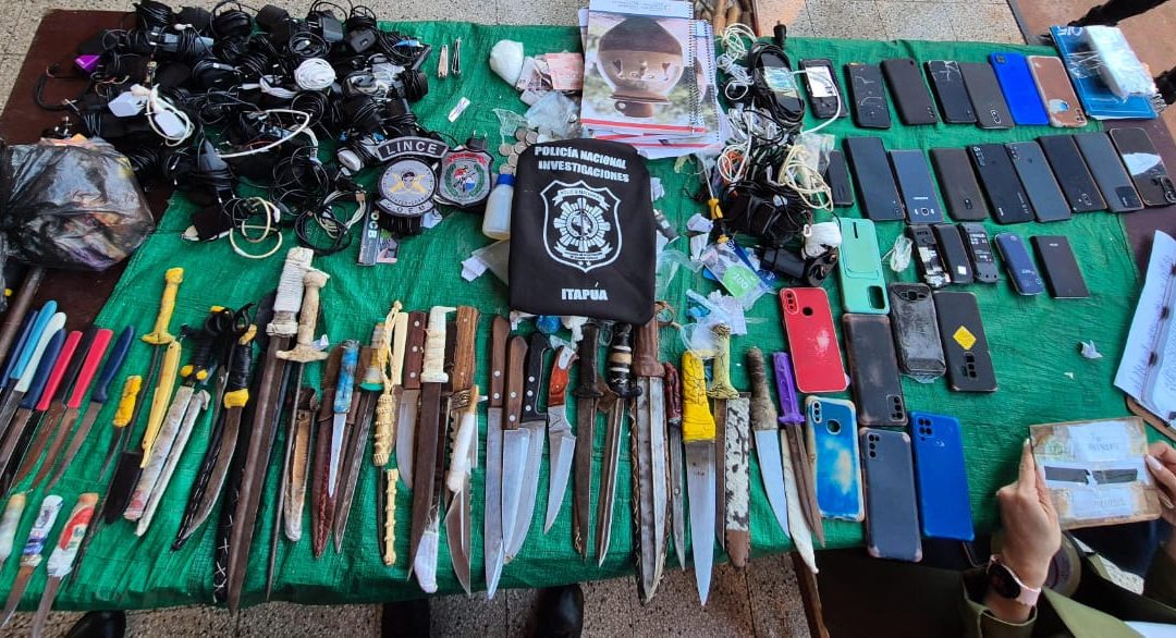 Desde el penal Cereso, habrían extorsionado y vaciado cuenta bancaria de una mujer