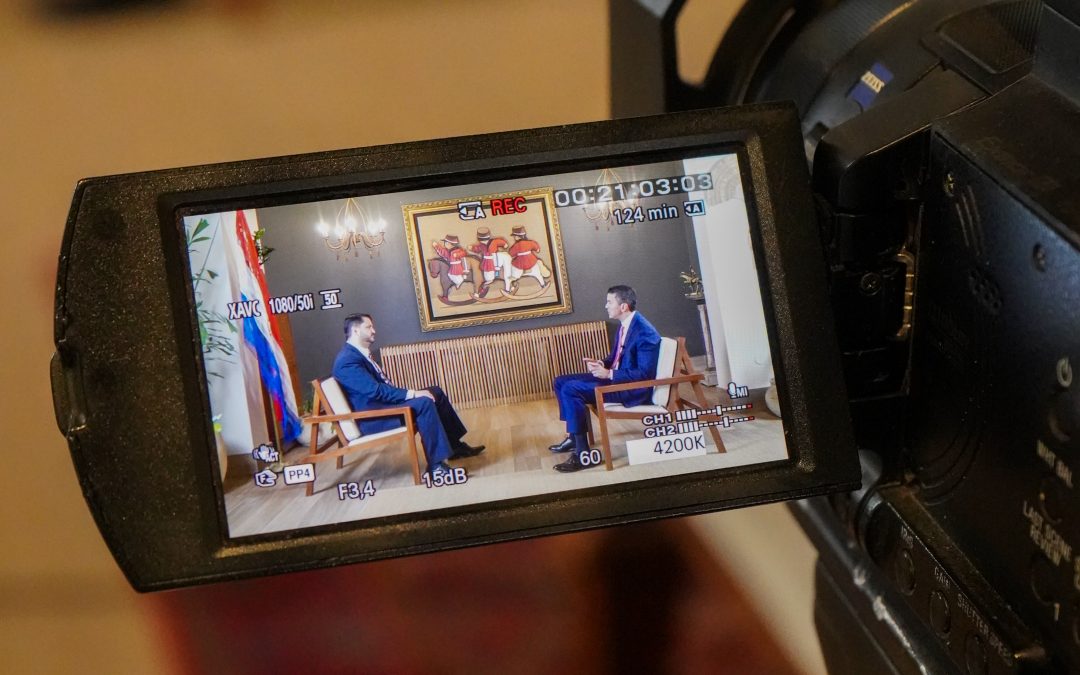 “Un año en un día”: ¡Reviví la entrevista a Santiago Peña por canal Trece!