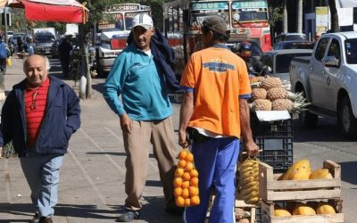 Dinatran pretende prohibir vendedores ambulantes en los ómnibus