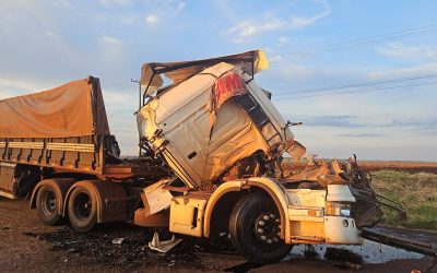 San Rafael del Paraná: choque entre camiones deja un joven fallecido