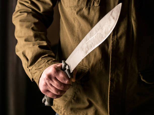 Dos hombres atacaron a machetazos a su cuñado en Naranjal
