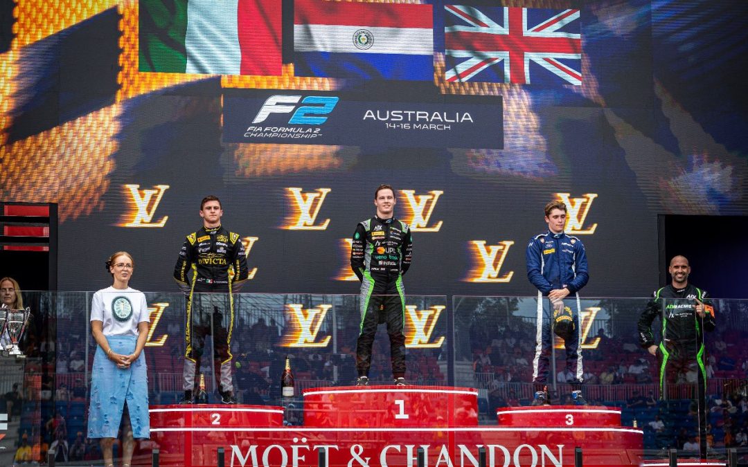 Orgullo total: ¡ Joshua Duerksen ganó la Carrera Sprint de la Fórmula 2 en Australia!