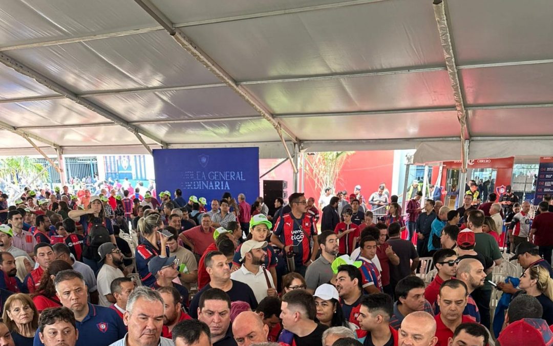 Enfrentamientos a los golpes en la Asamblea de Cerro