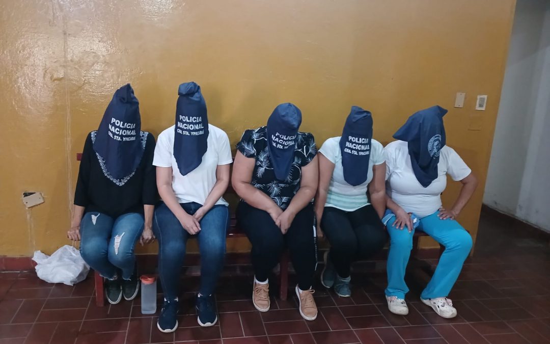 Aprehenden a cinco cocineras por robar insumos del almuerzo escolar