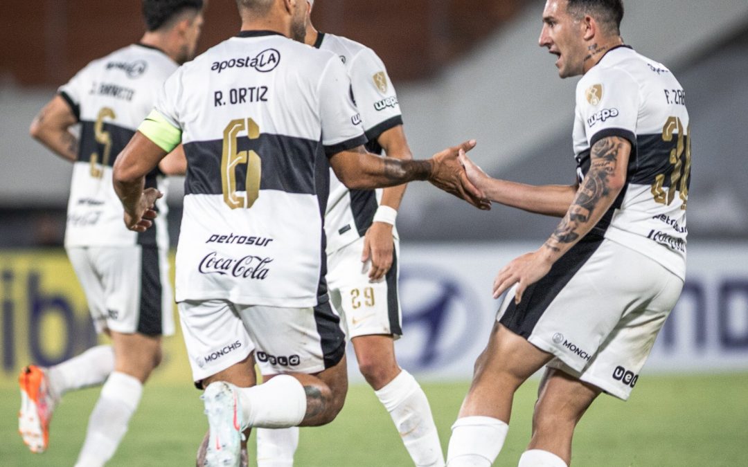 Con la obligación de ganar, el Decano recibe a Vélez