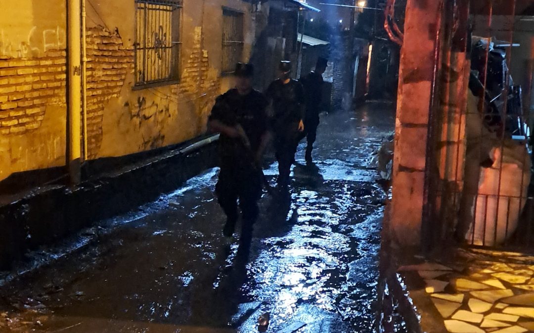 Un joven falleció y una niña resultó herida durante balacera en la Chacarita