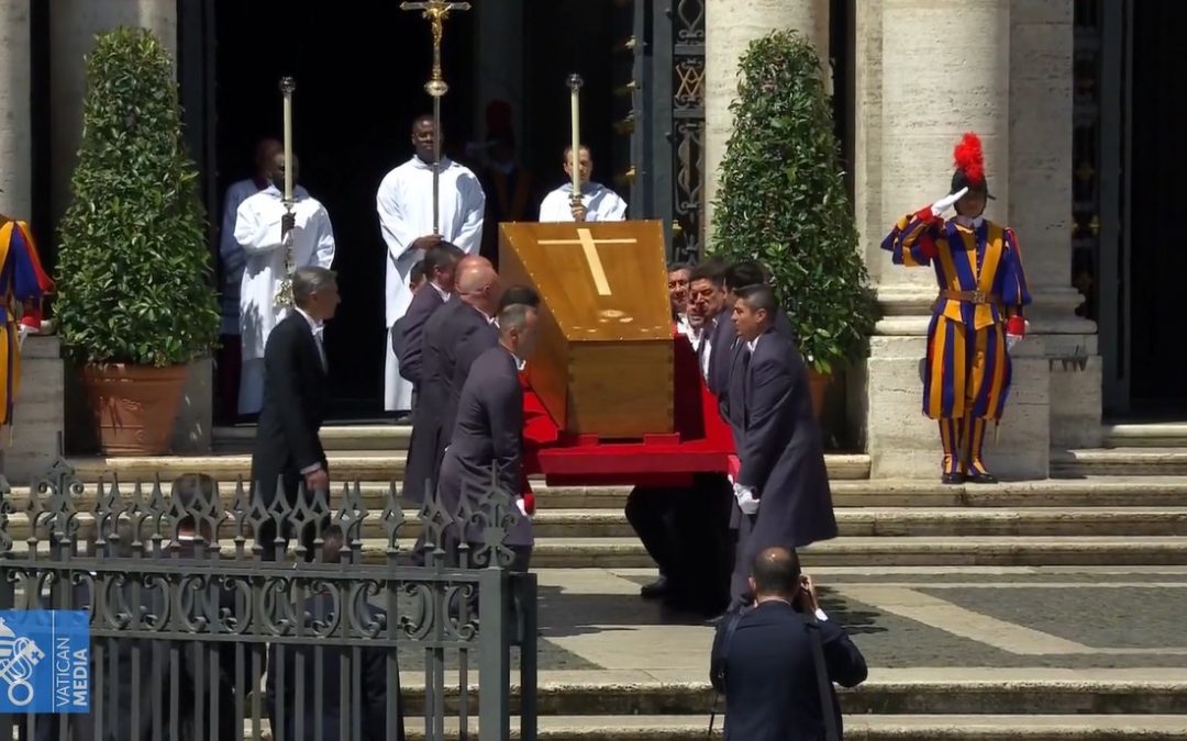 En ceremonia privada, entierran al papa Francisco en la Basílica Santa María la Mayor