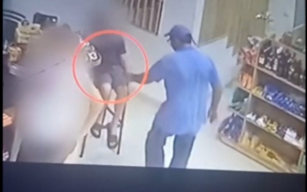 Indignante: hombre manoseó a un niño en Limpio