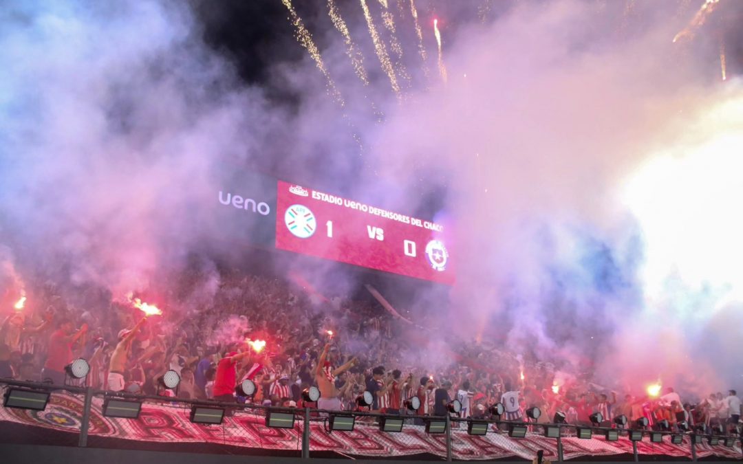 Por cánticos discriminatorios en partido ante Chile, FIFA sanciona a Paraguay