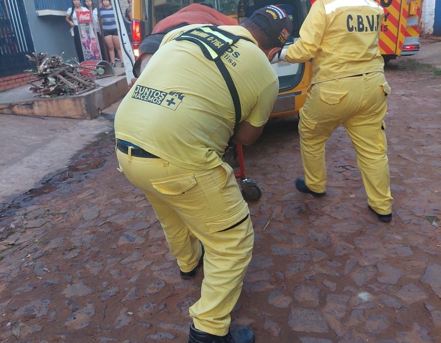 Hombre que atacó con machete a su pareja e hijastra fue imputado