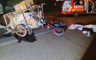 Hernandarias: motociclista muere tras chocar por un carrito reciclador