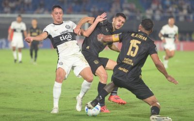 Duelo clave en Uruguay: El Decano visita a Peñarol con la obligación de ganar