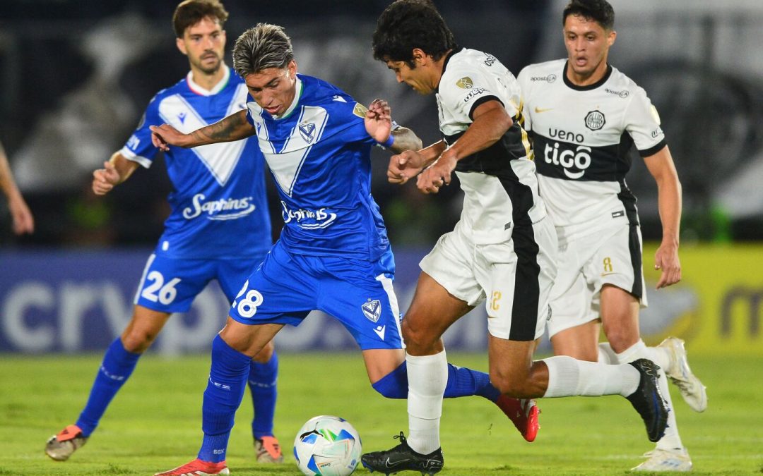 Por puntos vitales, el Decano enfrenta a Vélez en Buenos Aires