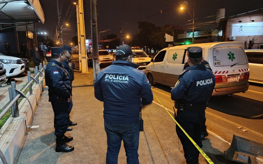 Riña con arma blanca deja un muerto y dos detenidos en Asunción