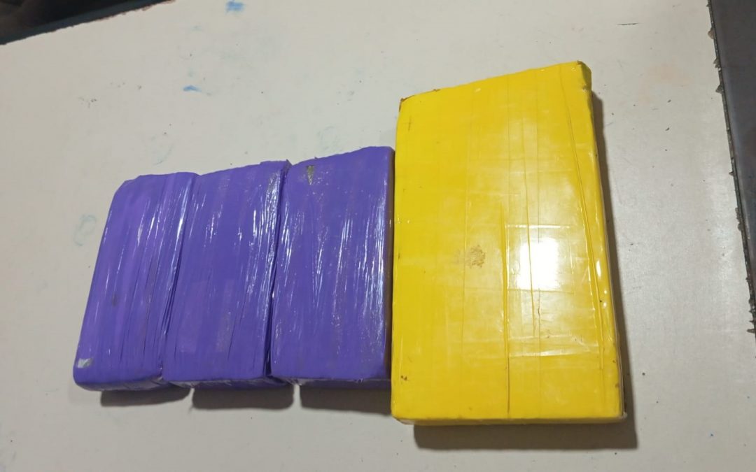 Cae joven policía que intentó ingresar droga a Tacumbú