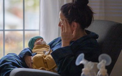“Nació mi bebé y no me siento feliz”: ¿Cómo tratar la depresión posparto?
