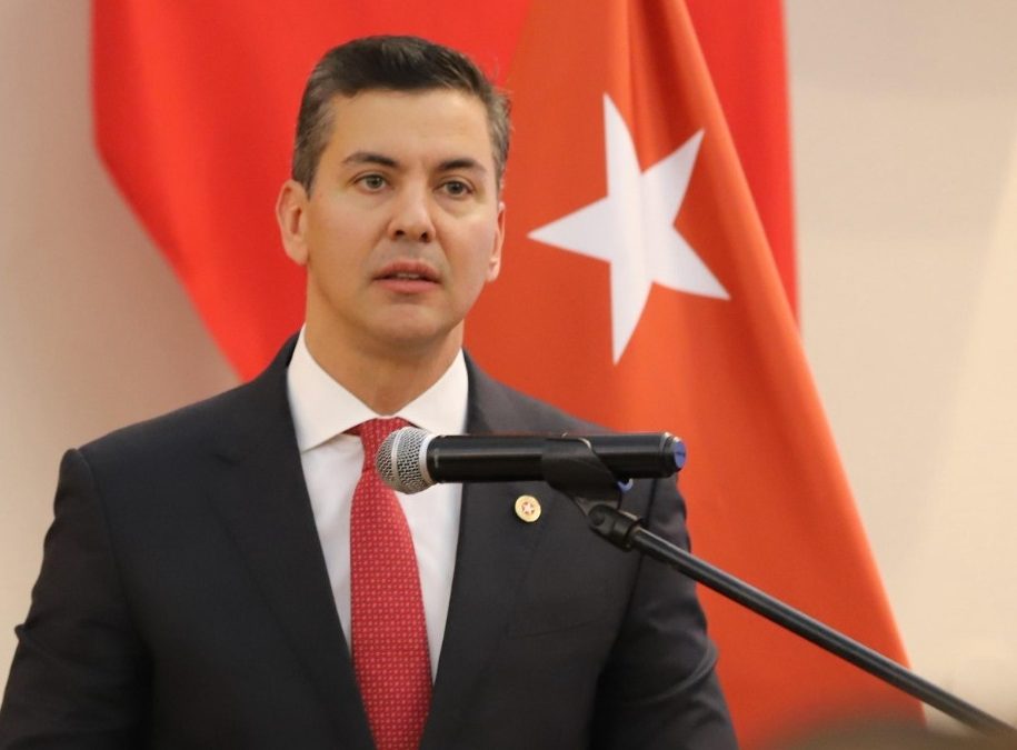 Santiago Peña presentó su segundo informe de gestión ante la ANR