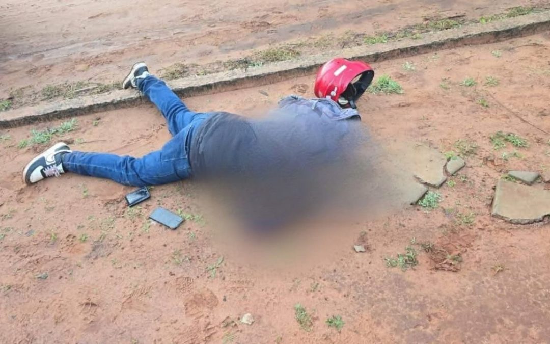 Asesinan de una puñalada a un delivery para robarle su moto