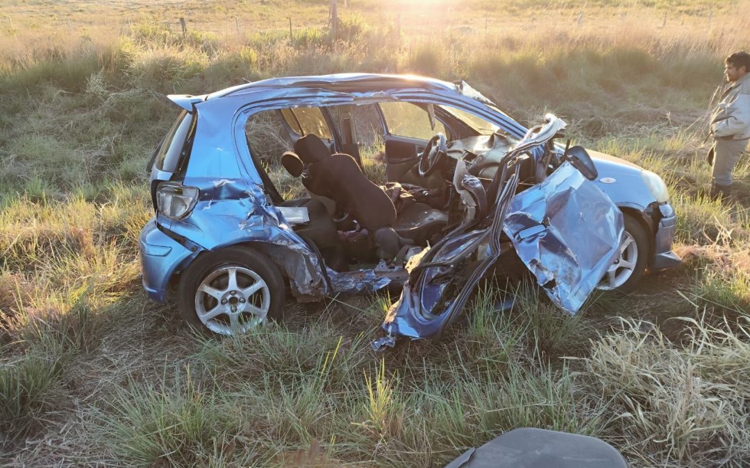 Itapúa: dos fallecidos tras brutal colisión entre auto y moto