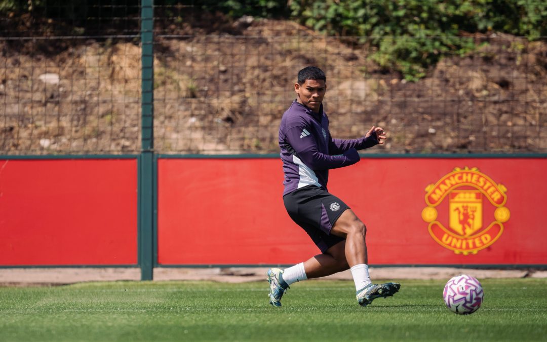 Diego León ya tiene nuevo dorsal en el Manchester United