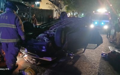 Vuelco de vehículo de plataforma dejó una pasajera herida en Asunción